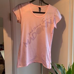 Madonna official concert t-shirt. Confessions tour in Paris. Vintage look.